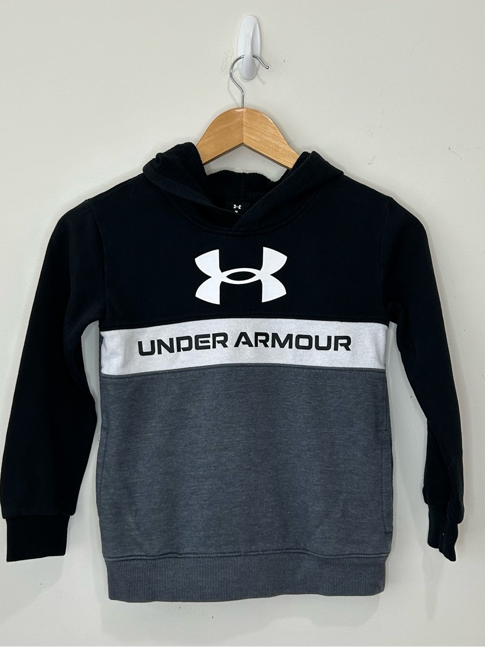 Under Armour Boys Colorblock Fleece Pullover Hoodie Logo Black Gray White 7